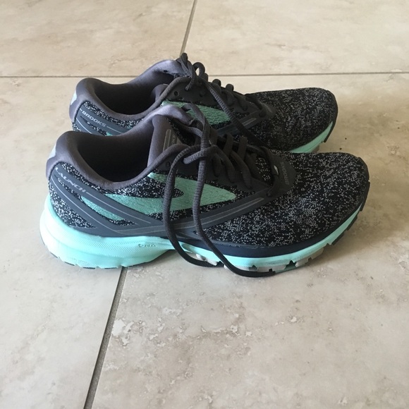 Brooks Shoes - Brooks Launch 4 Running Shoes in Mint/Grey